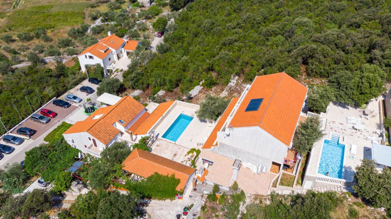 Villa Castello Zrnovo Exterior photo